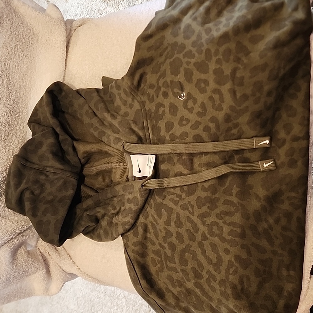 Woman's Nike Sweatshirt